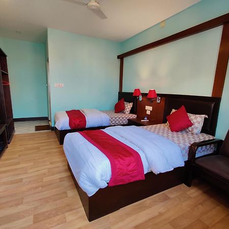 רומינדיי Hotel Ananda Inn מראה חיצוני תמונה