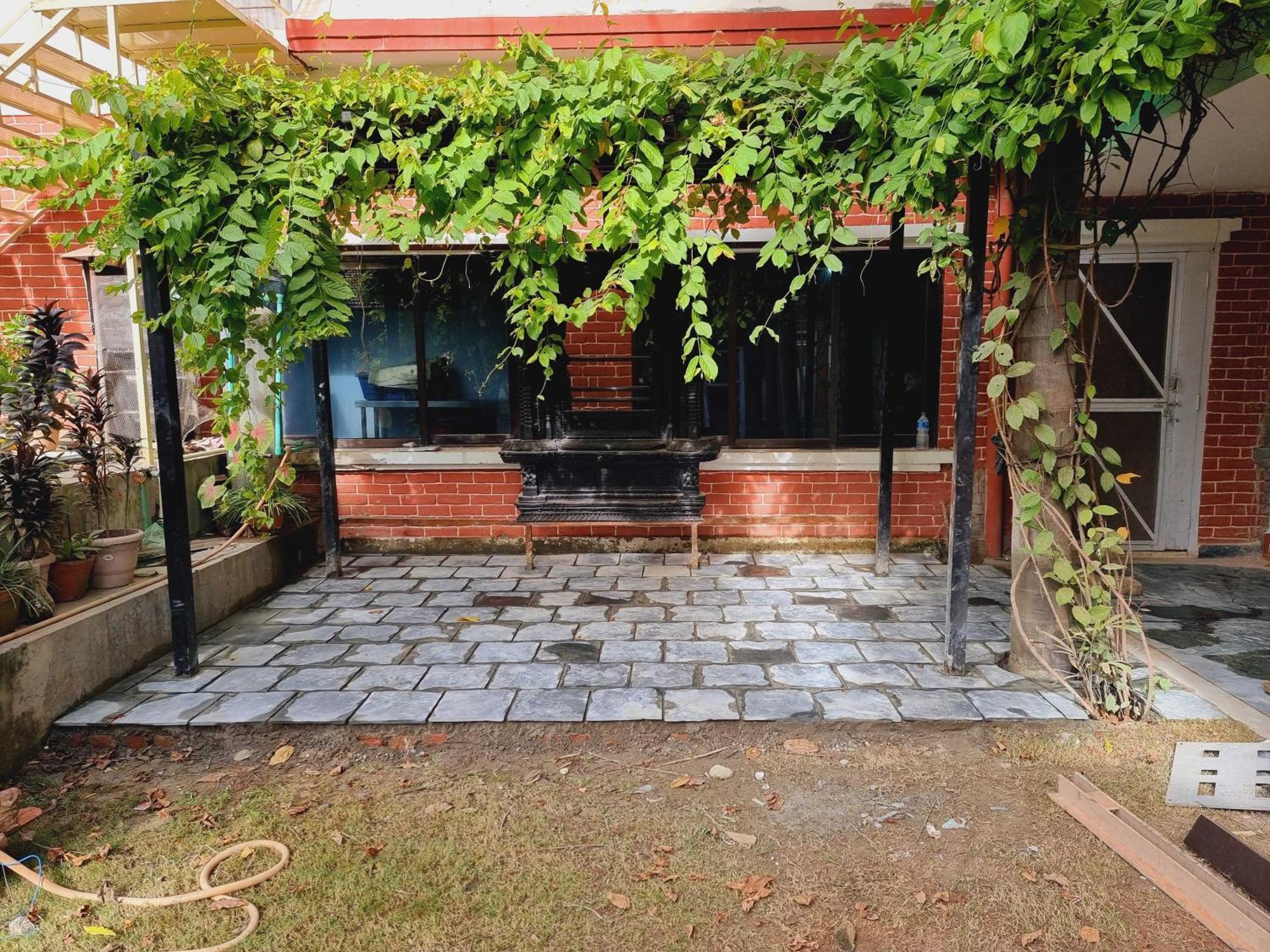 רומינדיי Hotel Ananda Inn מראה חיצוני תמונה