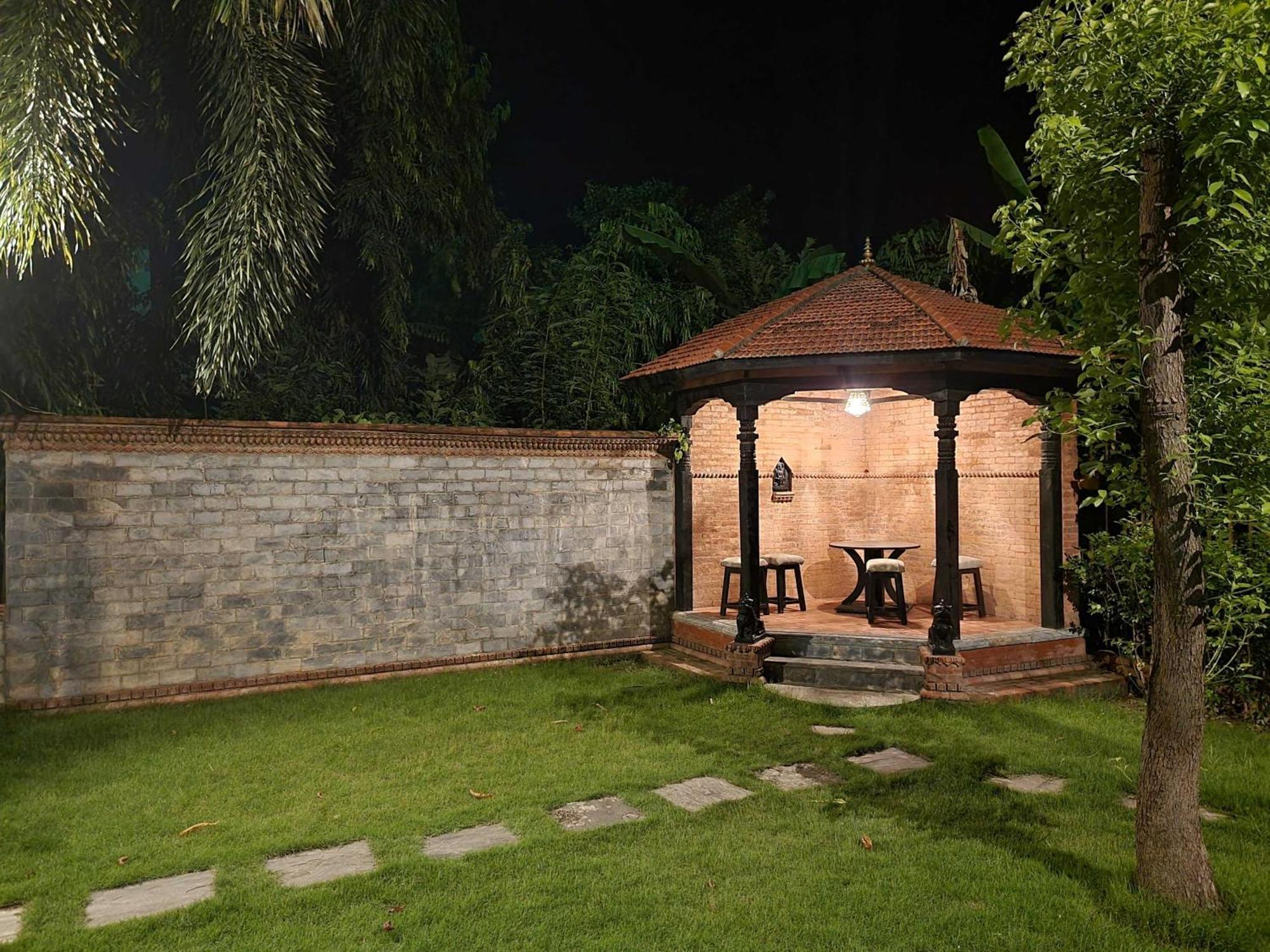 רומינדיי Hotel Ananda Inn מראה חיצוני תמונה