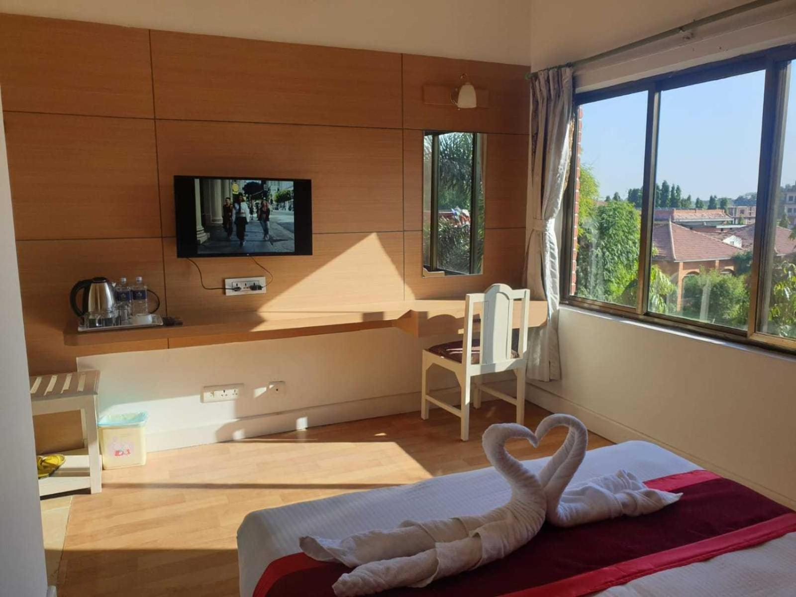 רומינדיי Hotel Ananda Inn מראה חיצוני תמונה