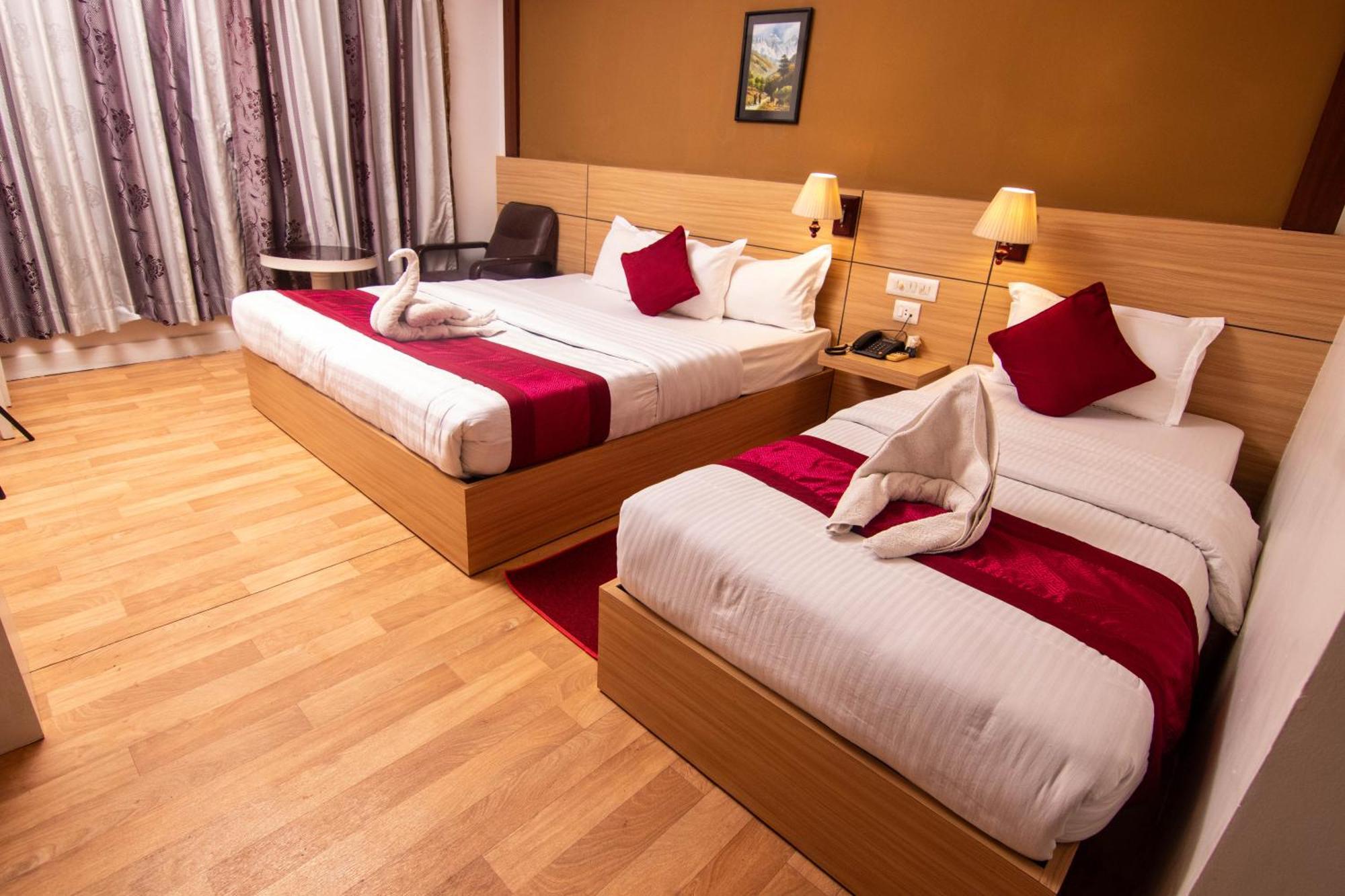 רומינדיי Hotel Ananda Inn מראה חיצוני תמונה