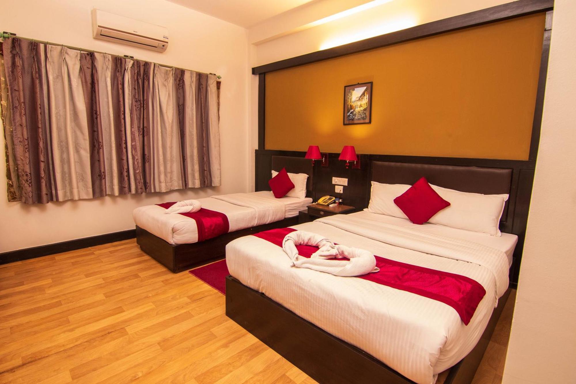 רומינדיי Hotel Ananda Inn מראה חיצוני תמונה