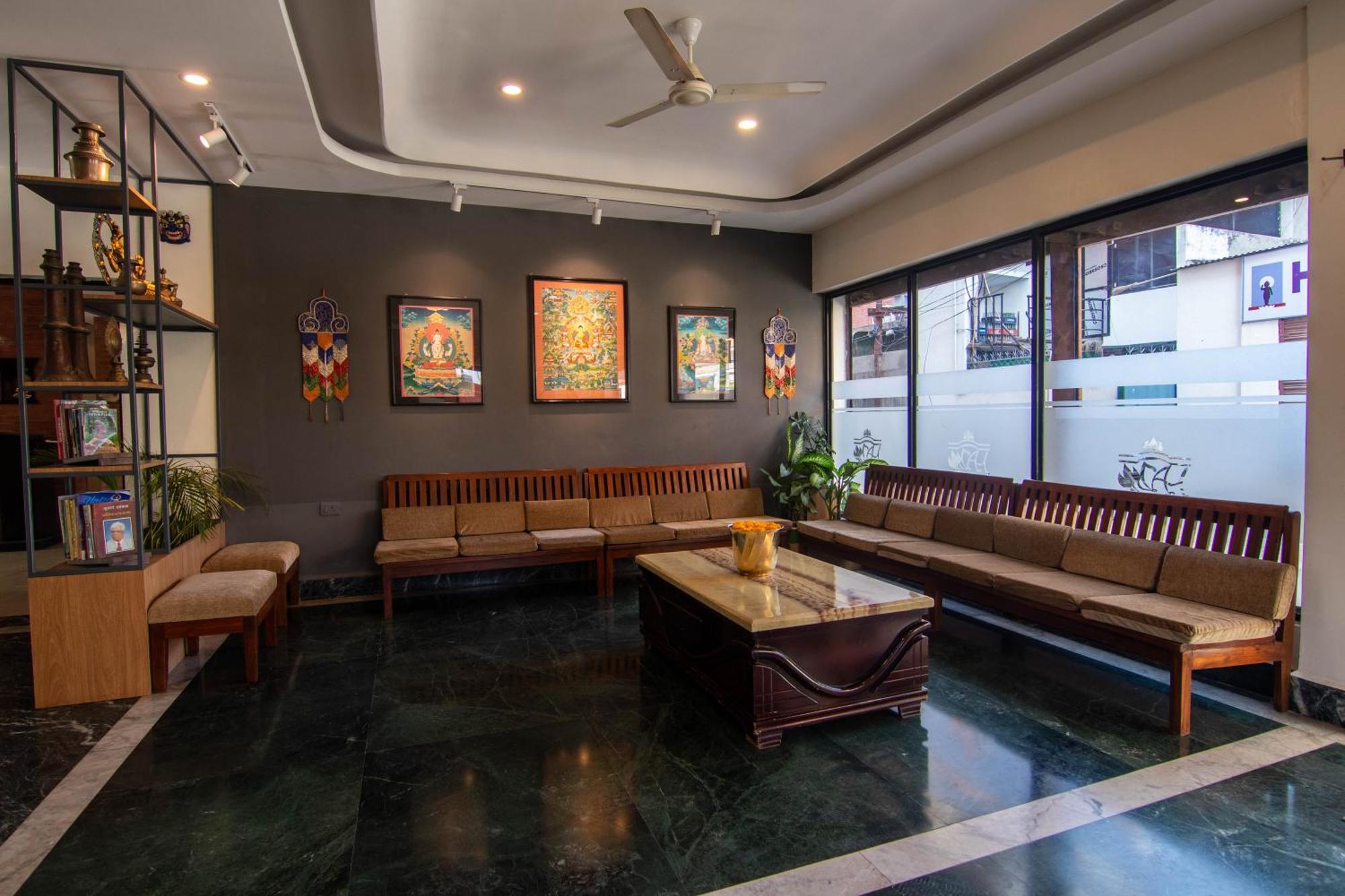 רומינדיי Hotel Ananda Inn מראה חיצוני תמונה