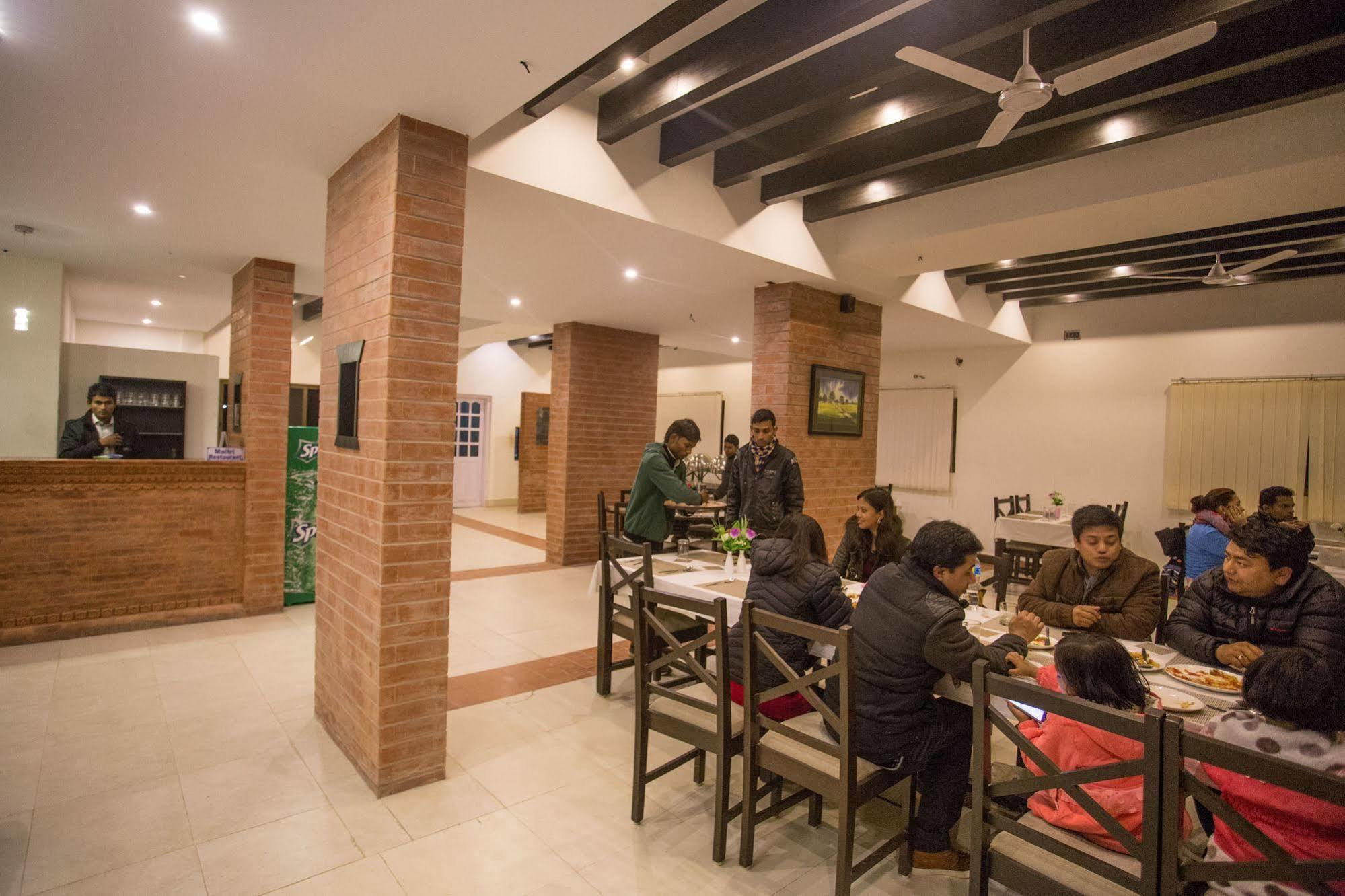רומינדיי Hotel Ananda Inn מראה חיצוני תמונה